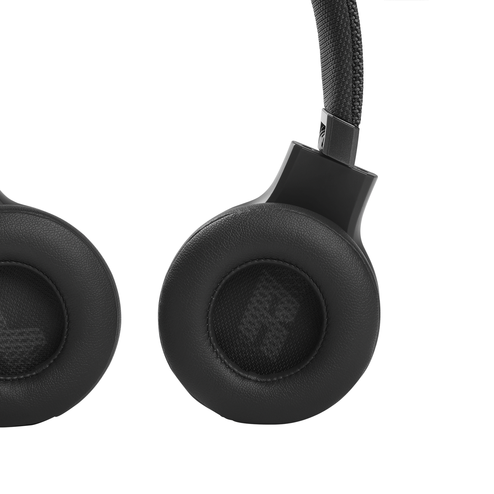 JBL Live 460NC - Black - Wireless on-ear NC headphones - Detailshot 3